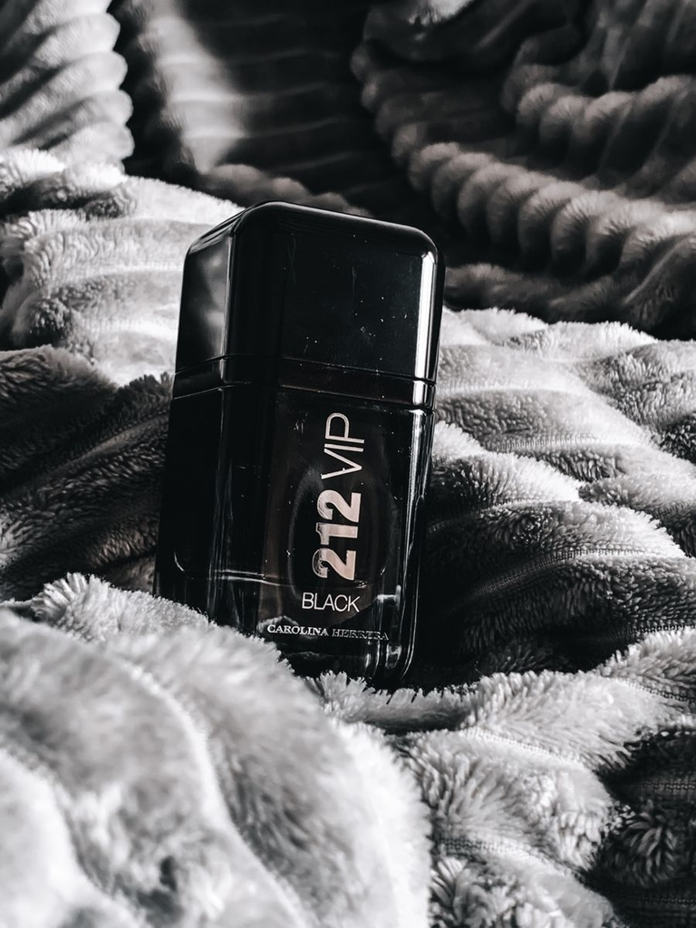 Carolina Herrera 212 VIP Black